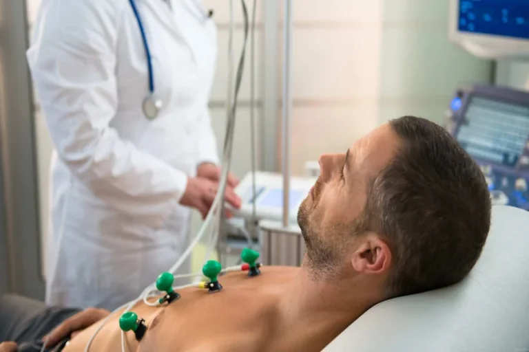 At What Three Locations Can an ECG Tech Work Careers